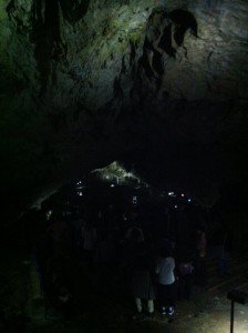 洞窟内